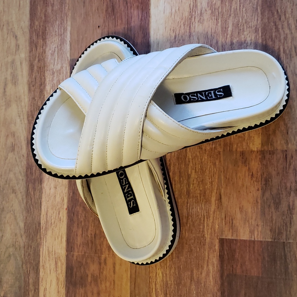 Senso white crossover slides
